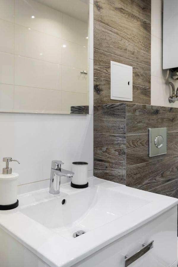 Chung cư 62 m² 2 phòng ngủ, 1 phòng tắm riêng ở Khu Ngoại Ô Cũ Gdansk Ngoại thất bức ảnh
